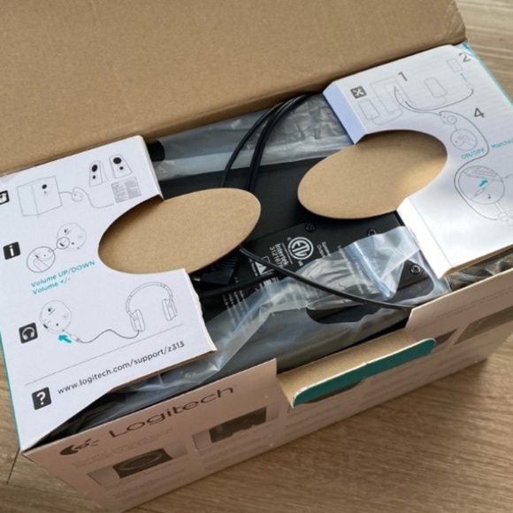 Logitech z313 2.1 Channel Stereo Speaker System - Picture 7 of 8